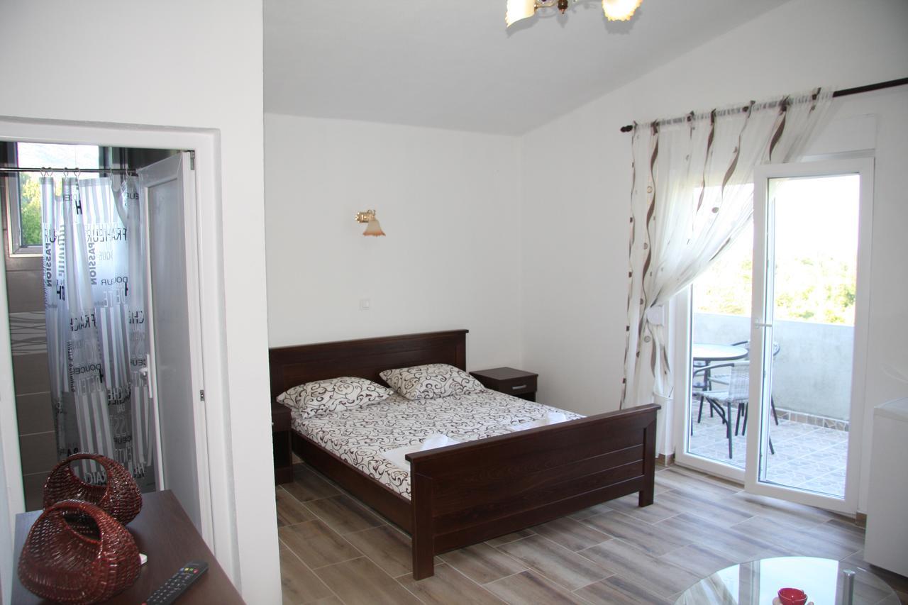 Vrzina Farm House Skadar Lake ヴィルパザル エクステリア 写真
