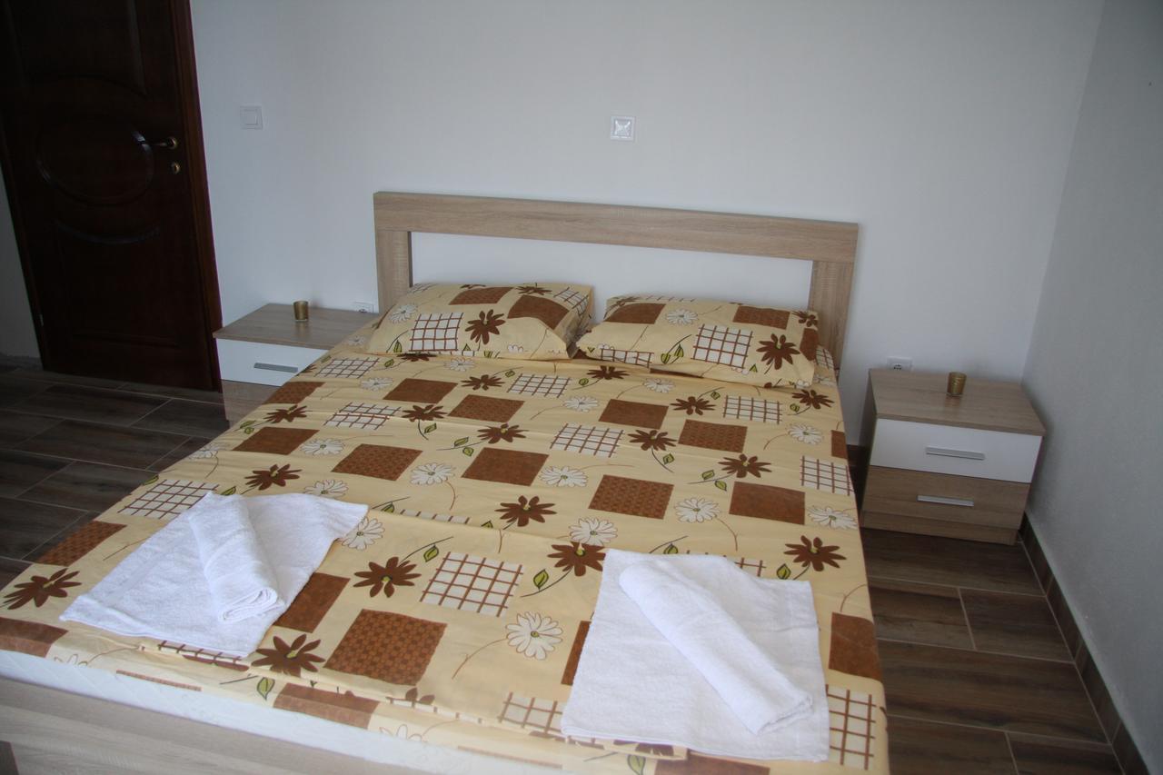 Vrzina Farm House Skadar Lake ヴィルパザル エクステリア 写真