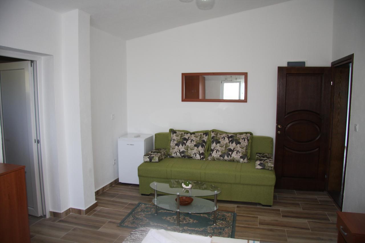 Vrzina Farm House Skadar Lake ヴィルパザル エクステリア 写真