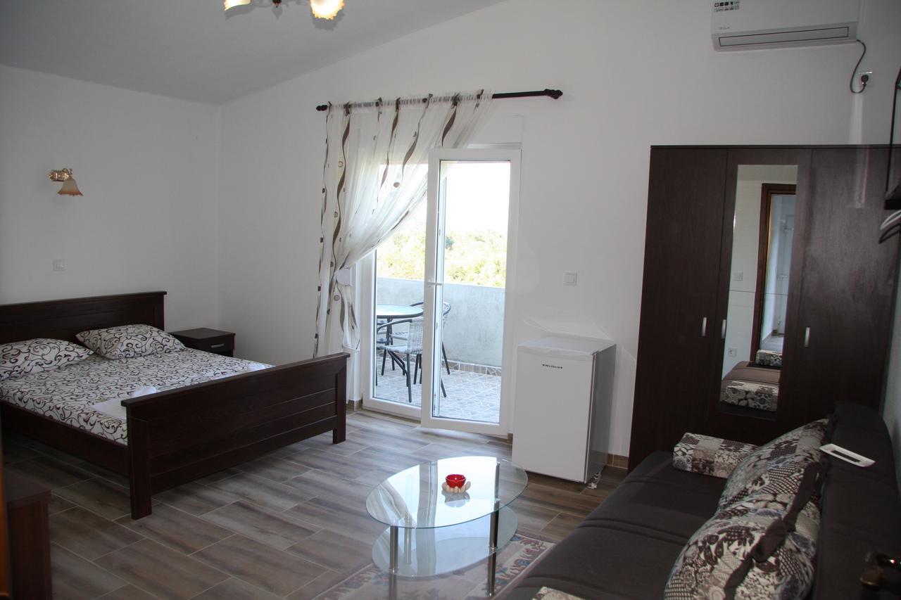 Vrzina Farm House Skadar Lake ヴィルパザル エクステリア 写真