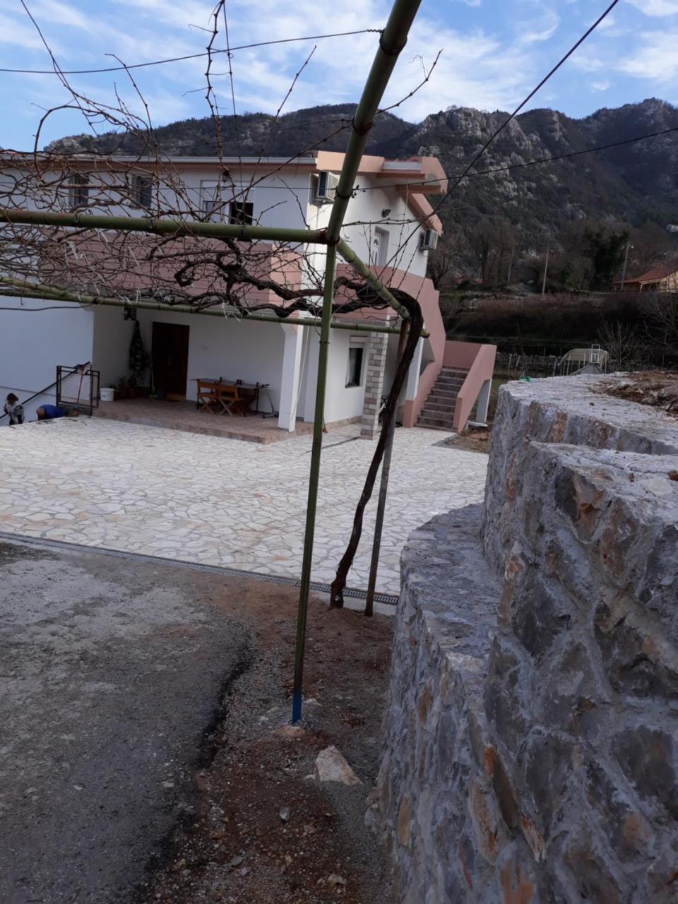 Vrzina Farm House Skadar Lake ヴィルパザル エクステリア 写真